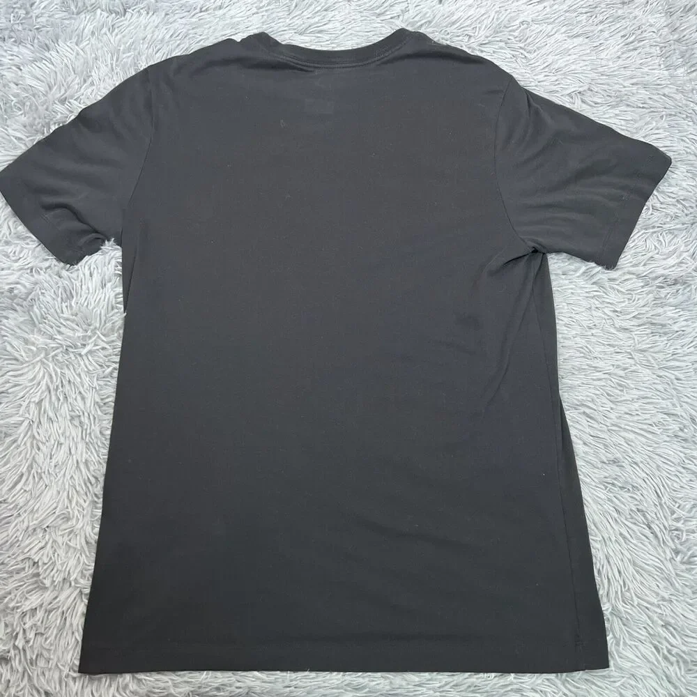 Nike Adult Shirt Medium Black Red Dri-Fit Basketball Graphic Pullover Tee Mens
